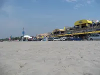 Wasaga Beach walk to main end Free Parking Free Wifi Hotels in Wasaga Beach