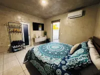 Beach Home, ¡Amazing beach location! , walk to the beach. Family & Friends home.