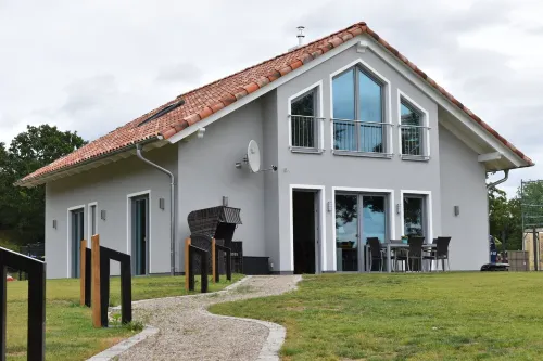 Luxury lake domicile with sauna, fireplace and boat - 130m² Hotels in Krakow am See