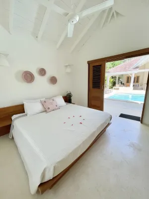 CASA ZEN // Luxury 5 Bed Villa with Private Pool off Incredible Coson Beach!