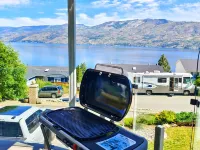 Lake View House In Peachland