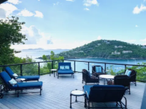 Updated Caribbean retreat, with solar and generator power backup
