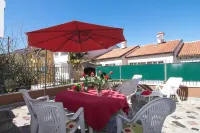 Comfortably furnished apartment, 300 m to the beach