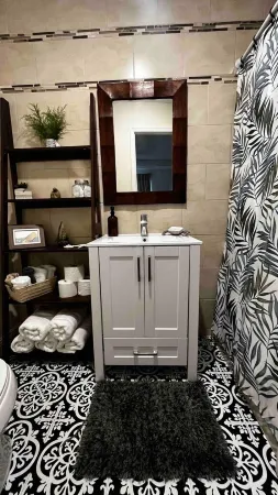 Beachside Boutique Villa Steps to Seven Mile Beach