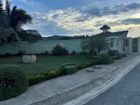 Opal Villa @ The Crest Luxury 4-Bedroom Getaway with Pool & Private Beach Access
