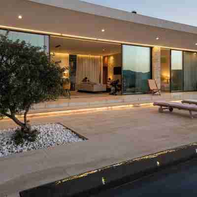 Villa with fantastic view, heated pool Hotel Exterior