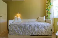 Pure lake view and great feeling of space Hotels in Sunne