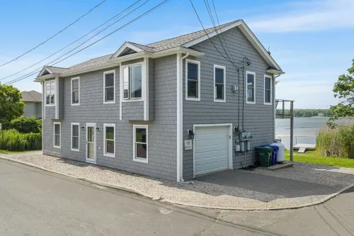 Coastal New England Waterfront Home, Harkness Park, Casinos