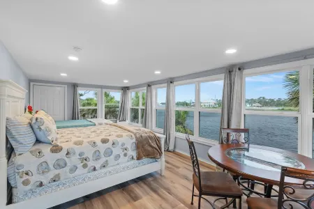 Priya’s Island- sleeps 10 with private dock