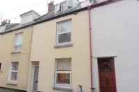Yves Cottage, close to beach