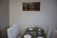 Bridge EG Whg, 2x Terrasse, Grill,küche,w-lan,wachmaschine,trockner, Hotels in Lippstadt