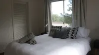 Upstairs at Green:Executive Apartment