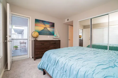 Cozy Beach Condo Sleeps 6