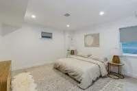 Beautiful Springs Home Recently Redesigned - Gunite Pool - 5 Bedrooms!