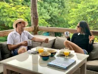 Modern apartment with 18 feet ceilings and private terrace with view to a park Hotels in 