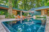 BRAND NEW 5-Star LUXE The Oasis - Family Villa -  Casas de vacaciones