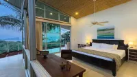 Contemporary Tropical Mansion, Infinity Pool, Private Gym, Spa, Cinema & Chef
