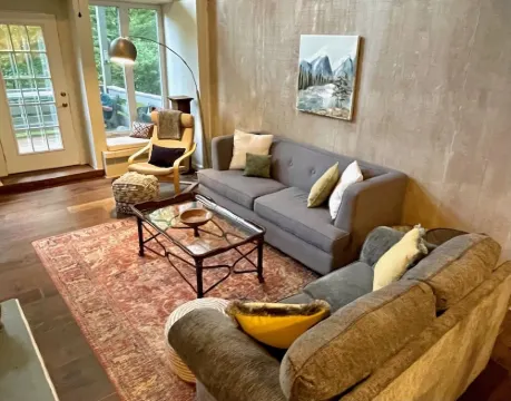 Effortless Modern Mountain Condo Retreat