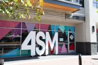 BRIGHT + MODERN OC LOFT GETAWAY!