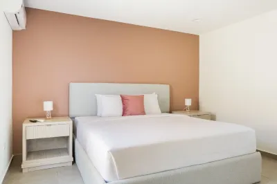 Mi Casita Apartment T3- 1BR 1BA 5 min 2 Palm Beach Hotels near California Lighthouse