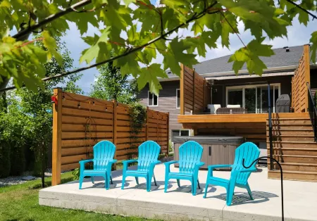 Lake House with Jacuzzi Отели в г. Порт Станли