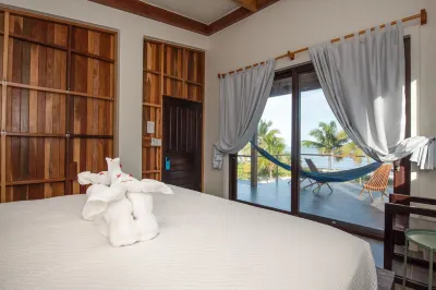 PRIVATE BEACHFRONT PARADISE with COOK & POOL = Luxury on the Sea!