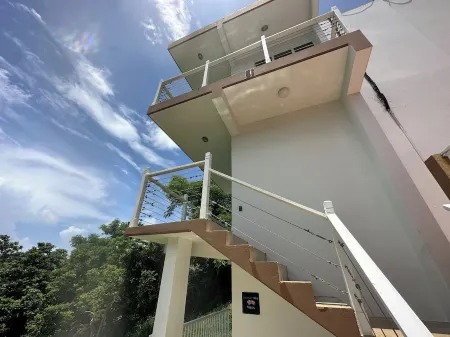 3 Bedrooms/ 2 1/2 Baths Vacation Home With Beautiful Views Of Desecheo Island!