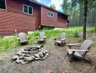 Yellowstone's Premier Hideaway! King Bed, Fire Pit, Dog & Wheelchair Friendly!