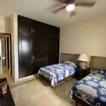 Beautiful condos steps from plaza machado! Rooms