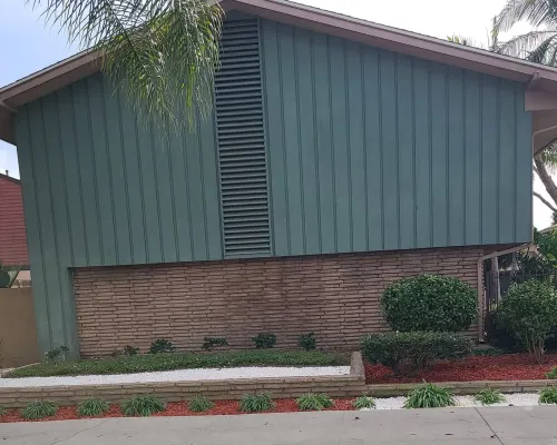 13.5 Miles to Disneyland! Family sized townhome in a quiet community. Hotels in Bellflower