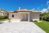 New villa Maris with private pool just 500m from beach