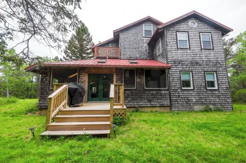 Sand Cove House - privacy, space and natural beauty