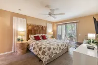 Sleeps 10! Gorgeous Decor, Htd Pool, Near Dis, LOW RATES!