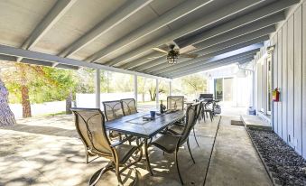 Dog-Friendly Oakhurst Home Walk to Downtown!