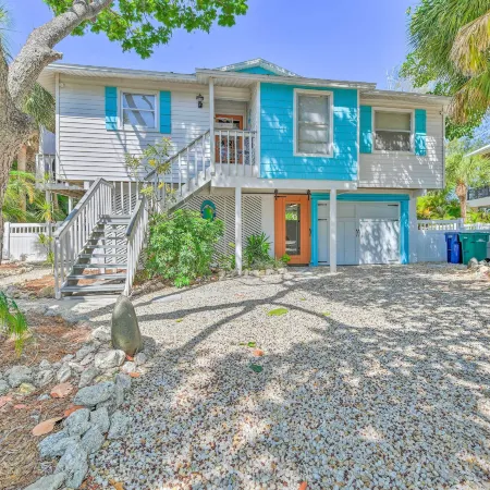 Canal-Front Gem w/ Pool & Hot Tub in Anna Maria
