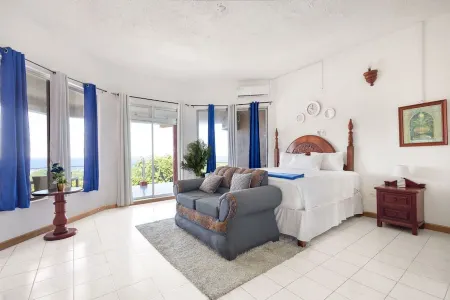 876 Oasis ocean view villa with pool and unheated spa