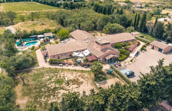 尼姆加爾水道橋 TGV 車站總統酒店