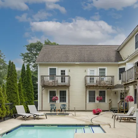 Admiral's Inn Resort