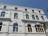 YoHo - the Young Hotel Отели рядом с достопримечательностью «Шанценпарк»