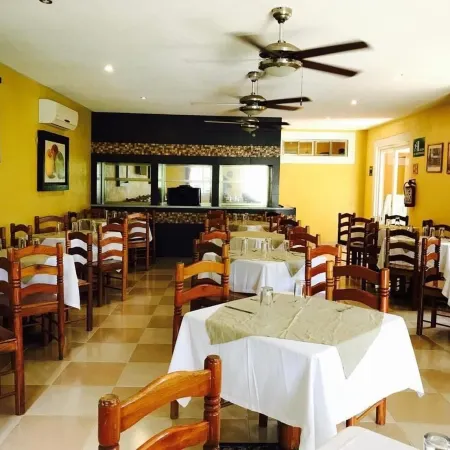 Los Cedros Uayamon