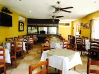 Los Cedros Uayamon - breakfast