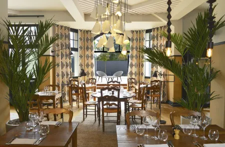 Hotel de Diane Отели в г. Плюдюно