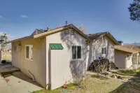 Lake and Mountain Views Cozy California Stay Hotels near Tillie Creek