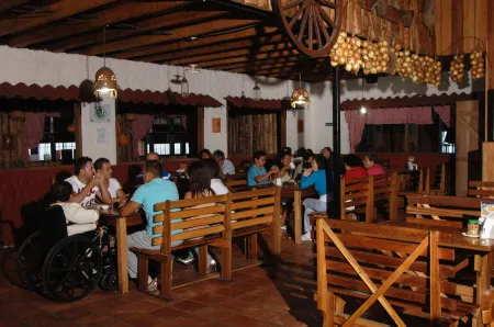 Hotel Las Brumas Отели в г. Ujarras