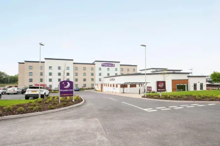 Premier Inn Stoke-On-Trent (Hanley) Отели рядом с достопримечательностью «The Excel Academy»