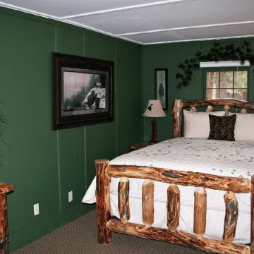 Charming Cabin, Next to National Park 3 Bedroom Cabin - #20-Ncd0297