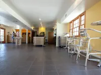 ออเรนจ์ ทรี อินน์ โรงแรมในซานตาบาร์บารา