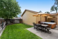 Old Mill Proxi 2 Bedroom Townhouse by Redawning