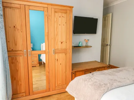 Aurora Отели рядом с достопримечательностью «Porth Dafarch»