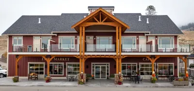 Hillcrest Farm Market B&B فنادق في كيلونا